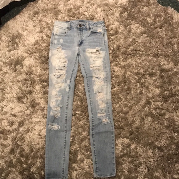 AEO hi rise jegging light wash distressed jeans - Picture 2 of 6